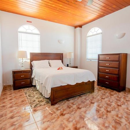Golden Pelican Villa- 5 Bdr Beachfront Home In North Caicos, Turks & Caicos Whitby Exterior foto