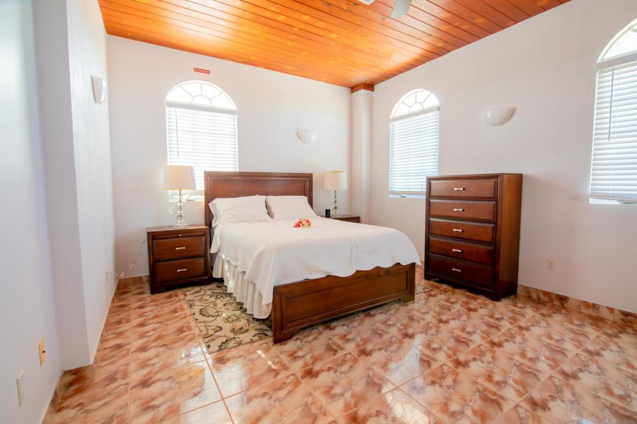 Golden Pelican Villa- 5 Bdr Beachfront Home In North Caicos, Turks & Caicos Whitby Exterior foto